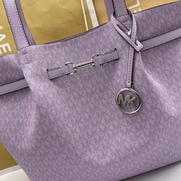 MICHAEL KORS Carson Large Signature Logo CZ Shoulder Tote Bag
Light Quartz
NWT - Picture 14 of 16